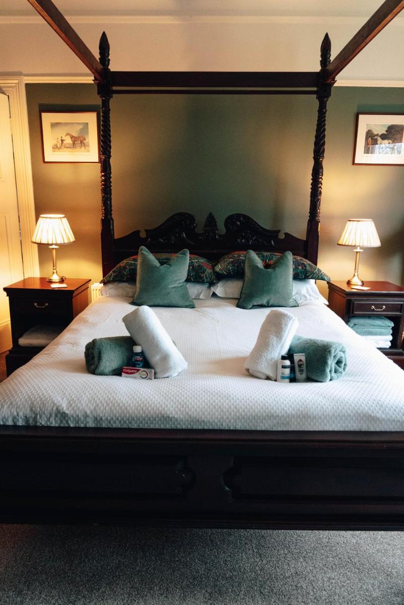 Luxury Escape with Hot Tub in County Antrim - Housity