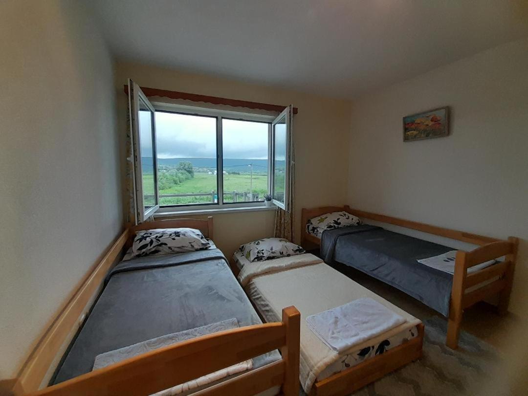 River Bank Apartments & Castle view - Housity