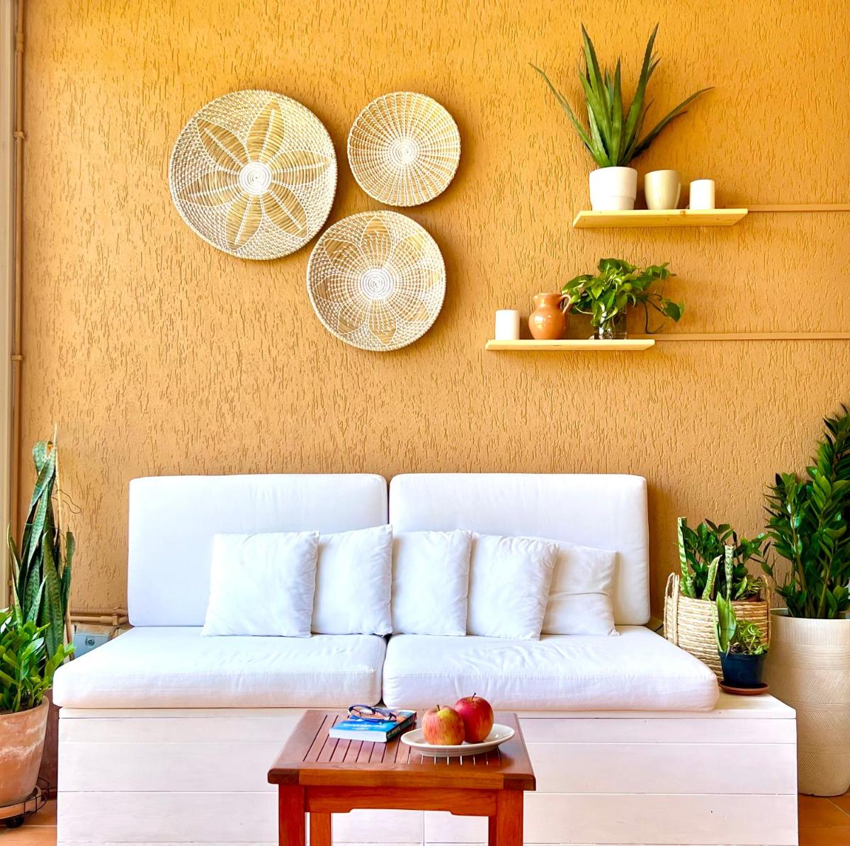 Stylish beach house near white sand beach - Housity