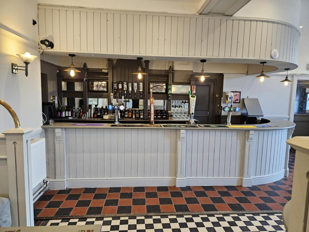 Midlands Hotel - Housity