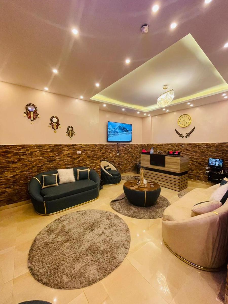 Pyramids Express HoTeL - Housity