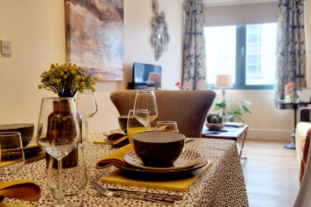 City Centre Riverside Apartment - Housity