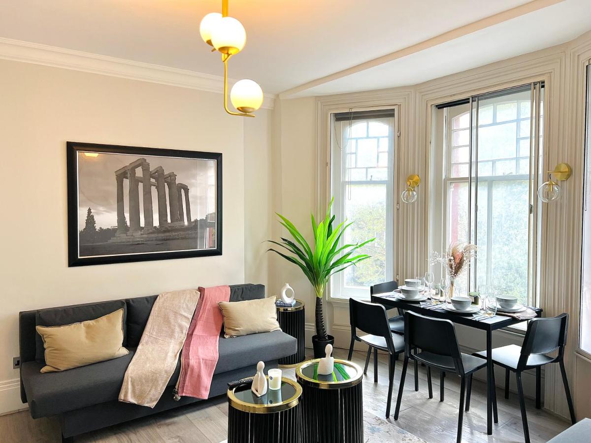 Luxury Mansion Hyde Park - Housity