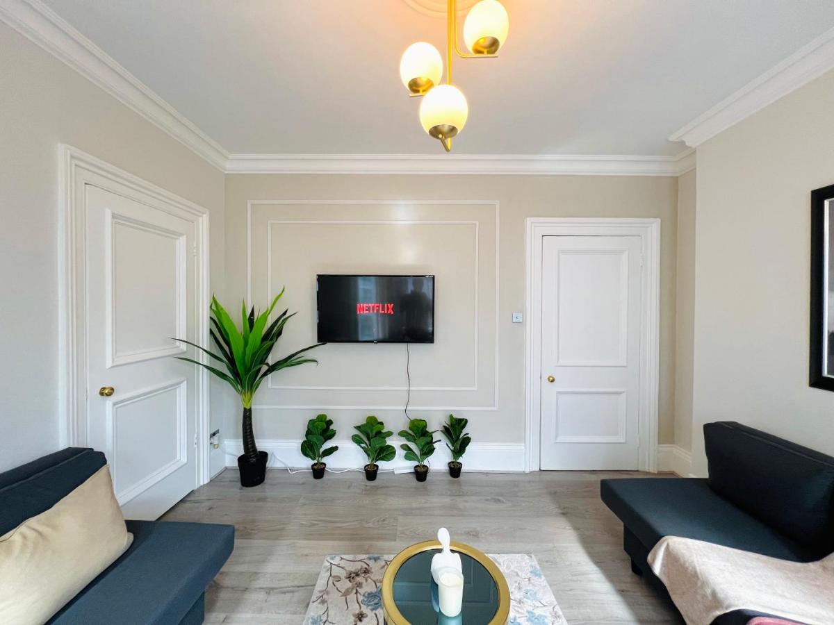 Luxury Mansion Hyde Park - Housity