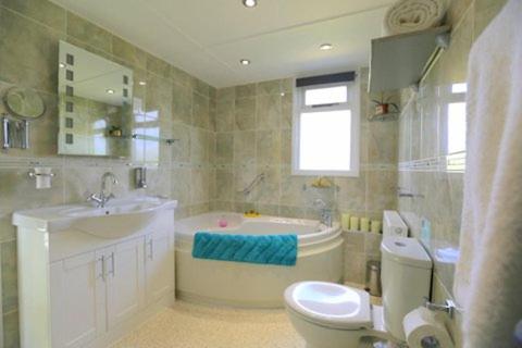 Pheasant Suites - Housity