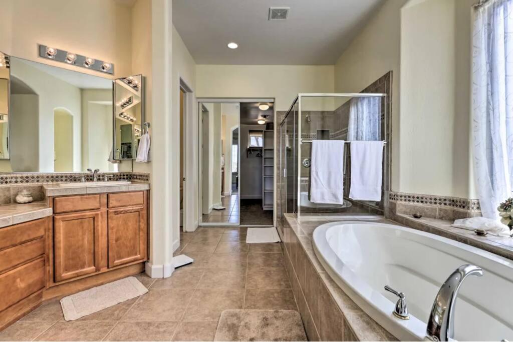 Estrella Magical Home! - Housity