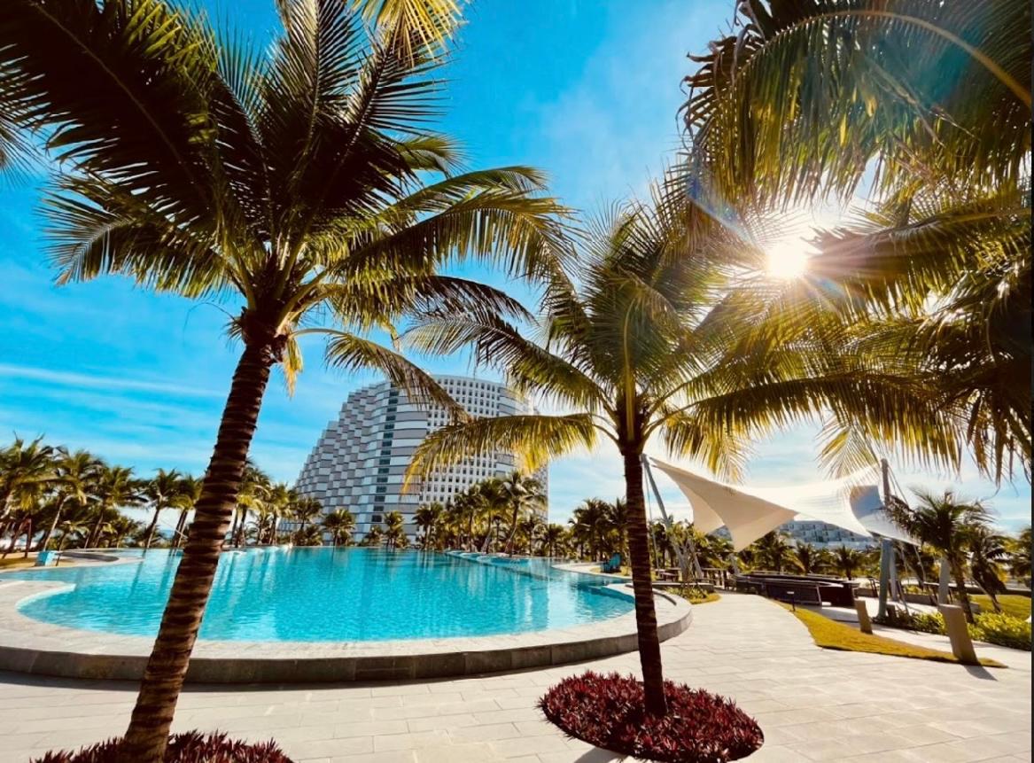The Arena Sunshine Sea View - Housity