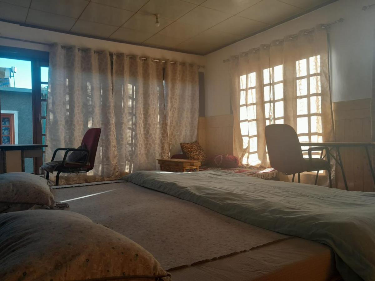 Julay Guest House - Housity