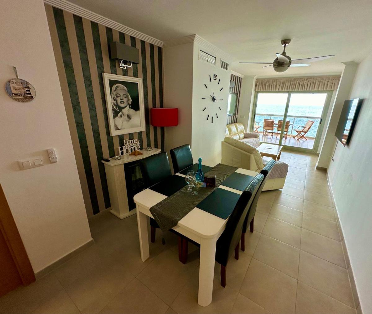 Beach Apartment La Manga - Housity