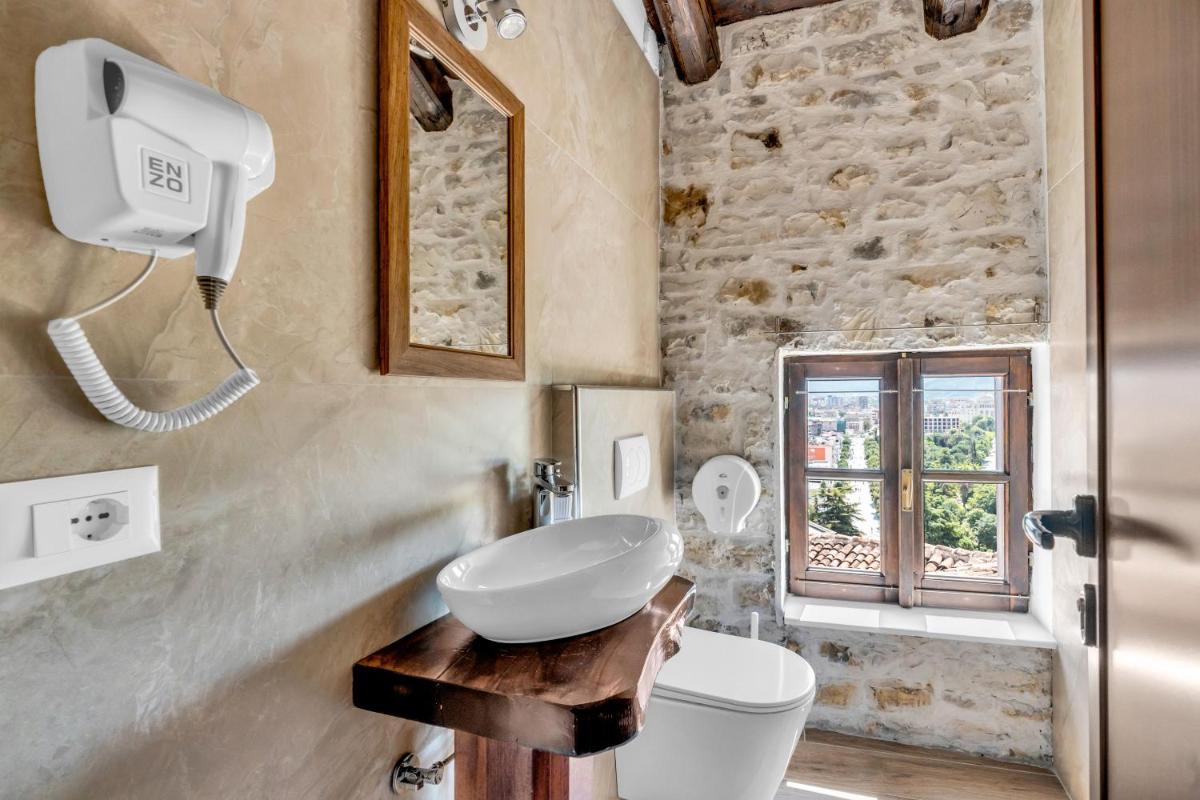 Suitetrails - Hotel Bohem Berat