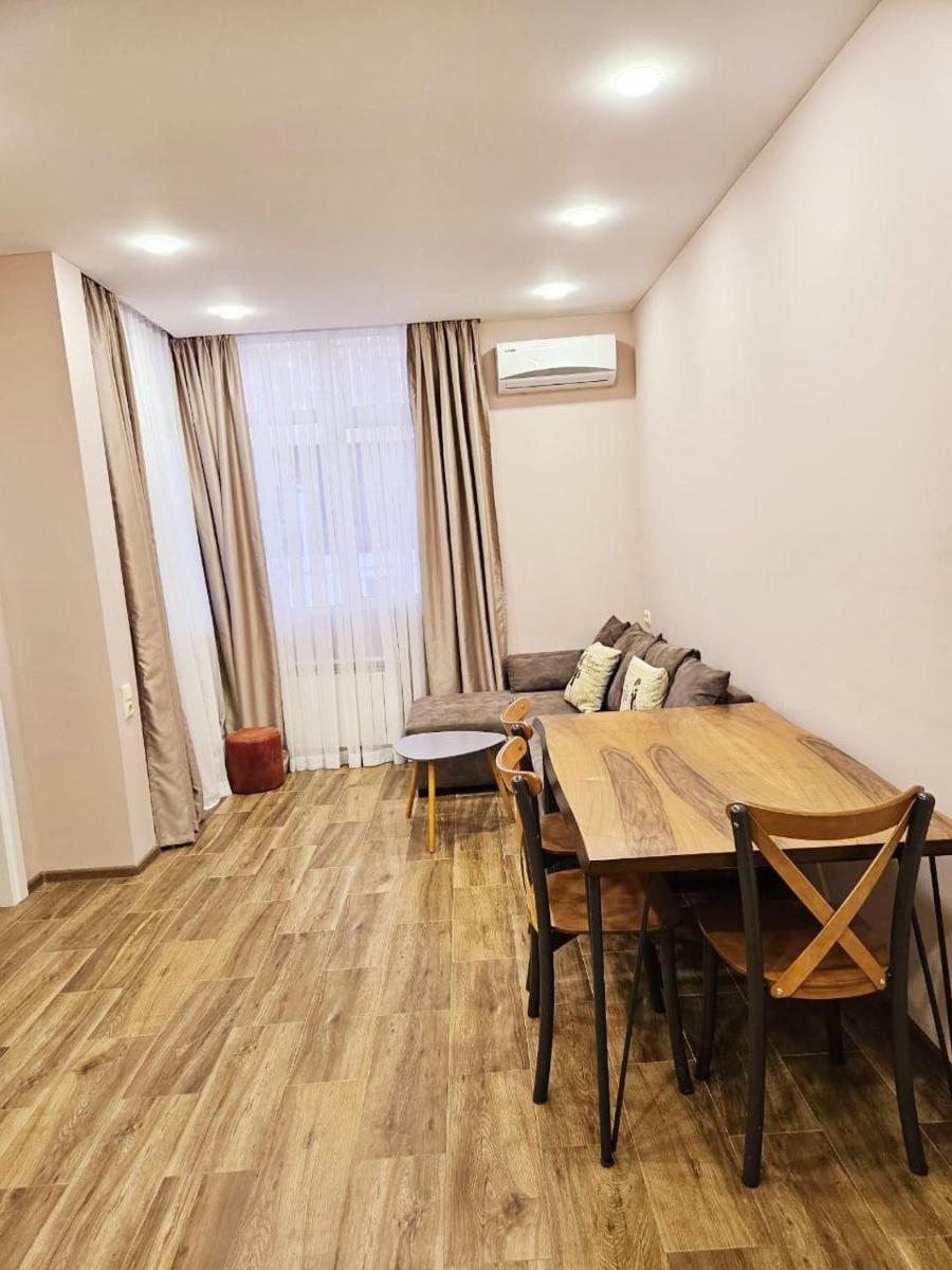 old batumi apartment - Housity