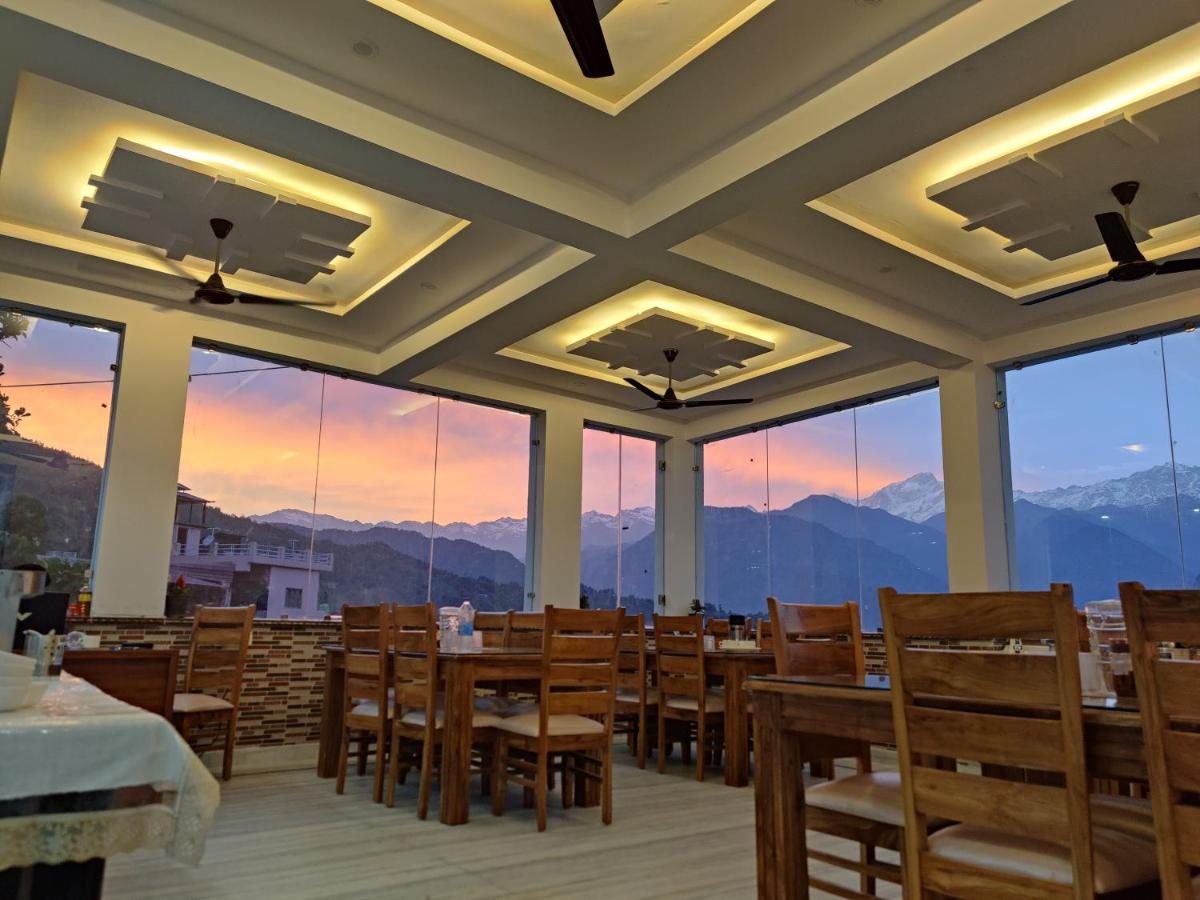 Shiv Vilas palace - Housity