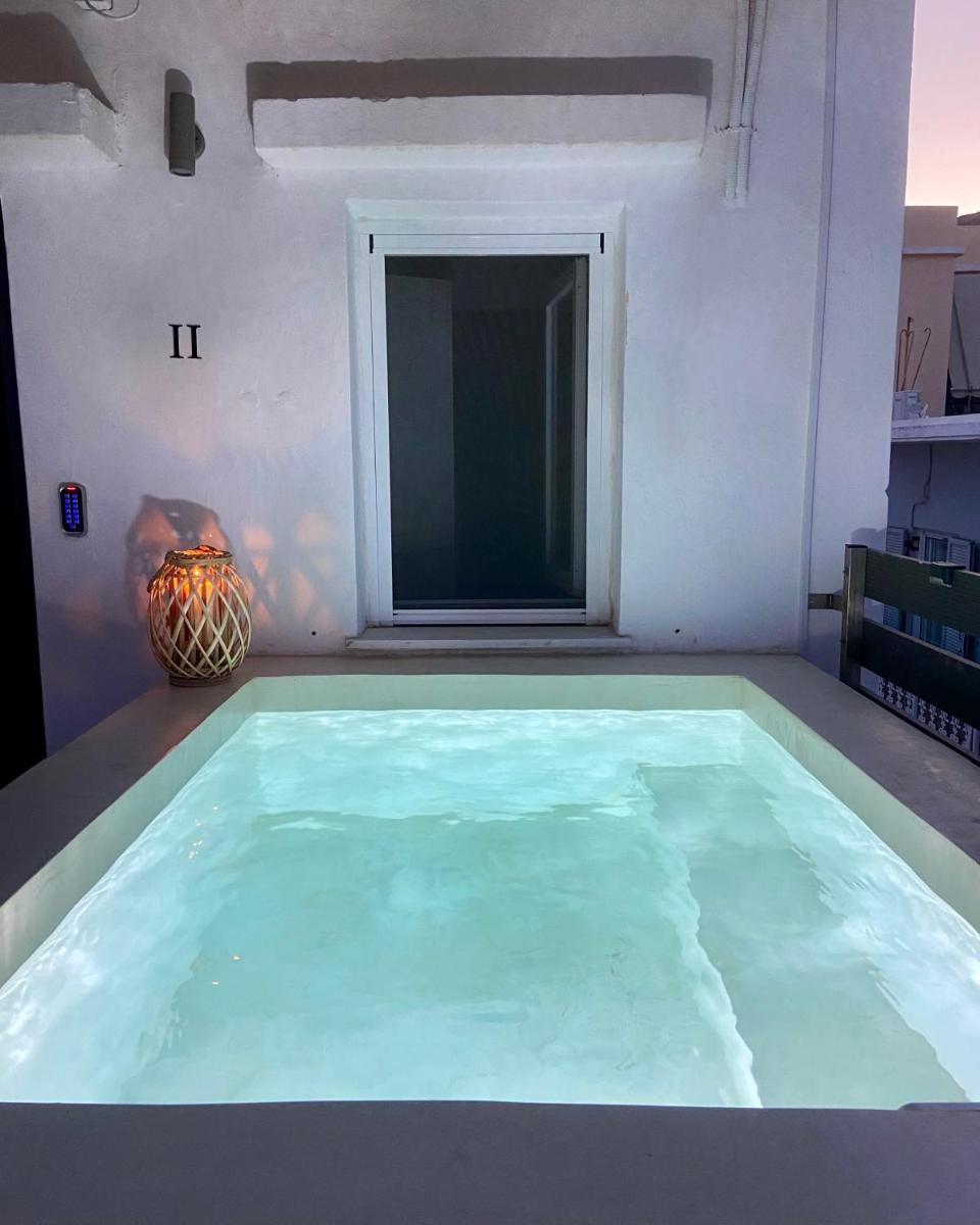 AVALON Luxury Suites - Housity
