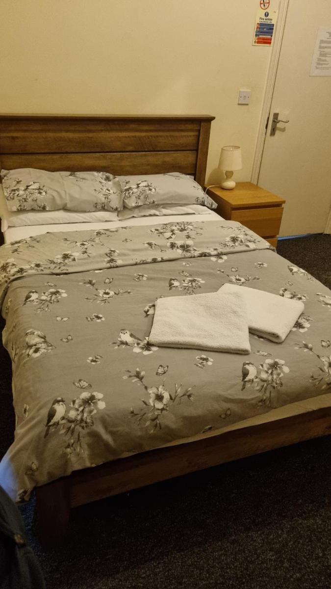 Shamrock Guest House - Housity