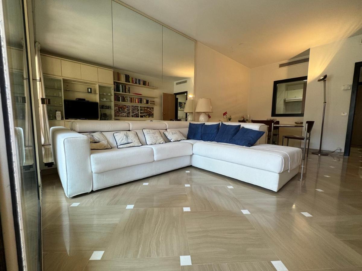 Suitetrails - Monaco, elegant apartment with Terrace, Pool, Garden view