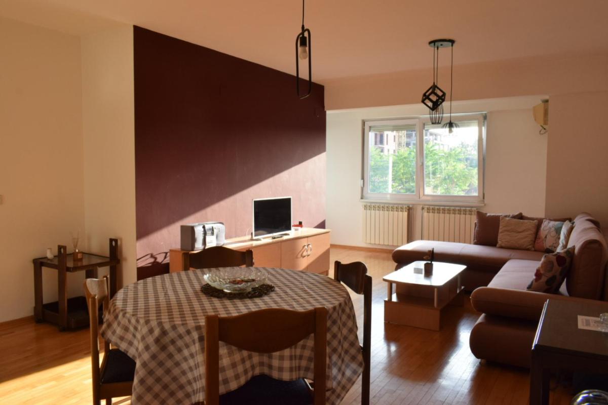 Velkovski Apartment - Housity