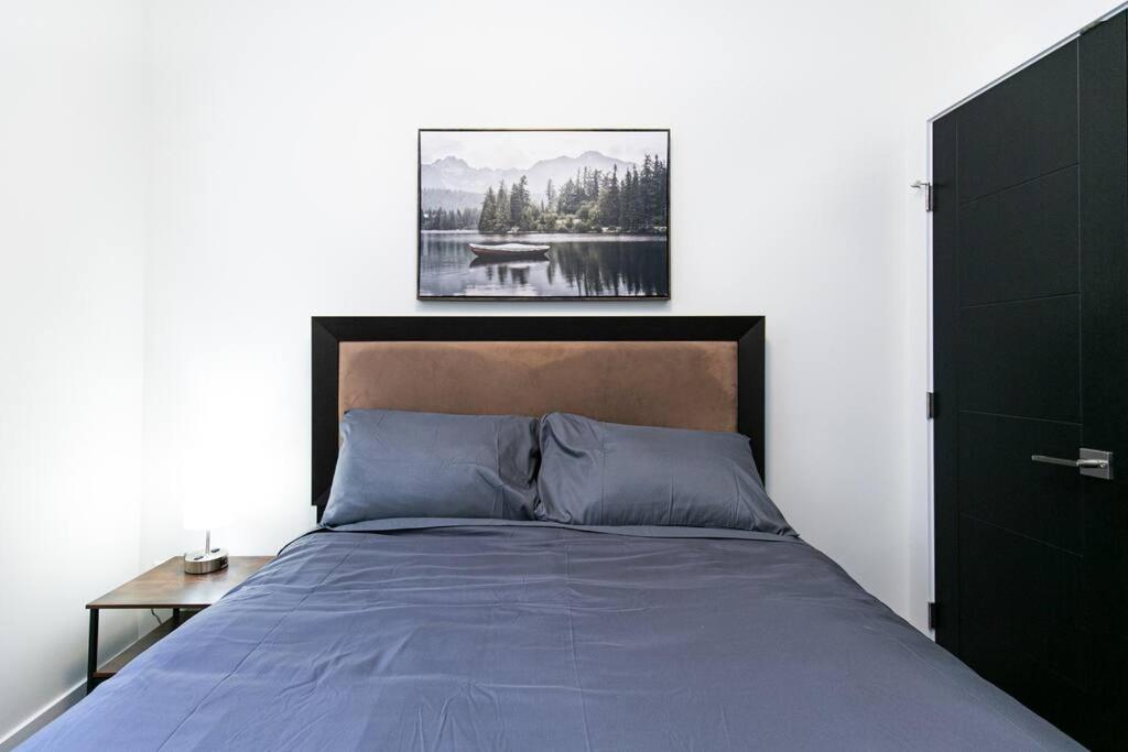 Royal Bay Modern 2 Bedroom Suite - Housity