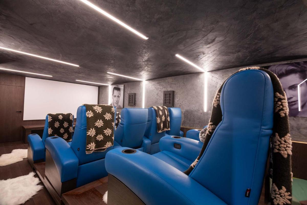 Coin salon dans l'établissement Magic Megève Bois