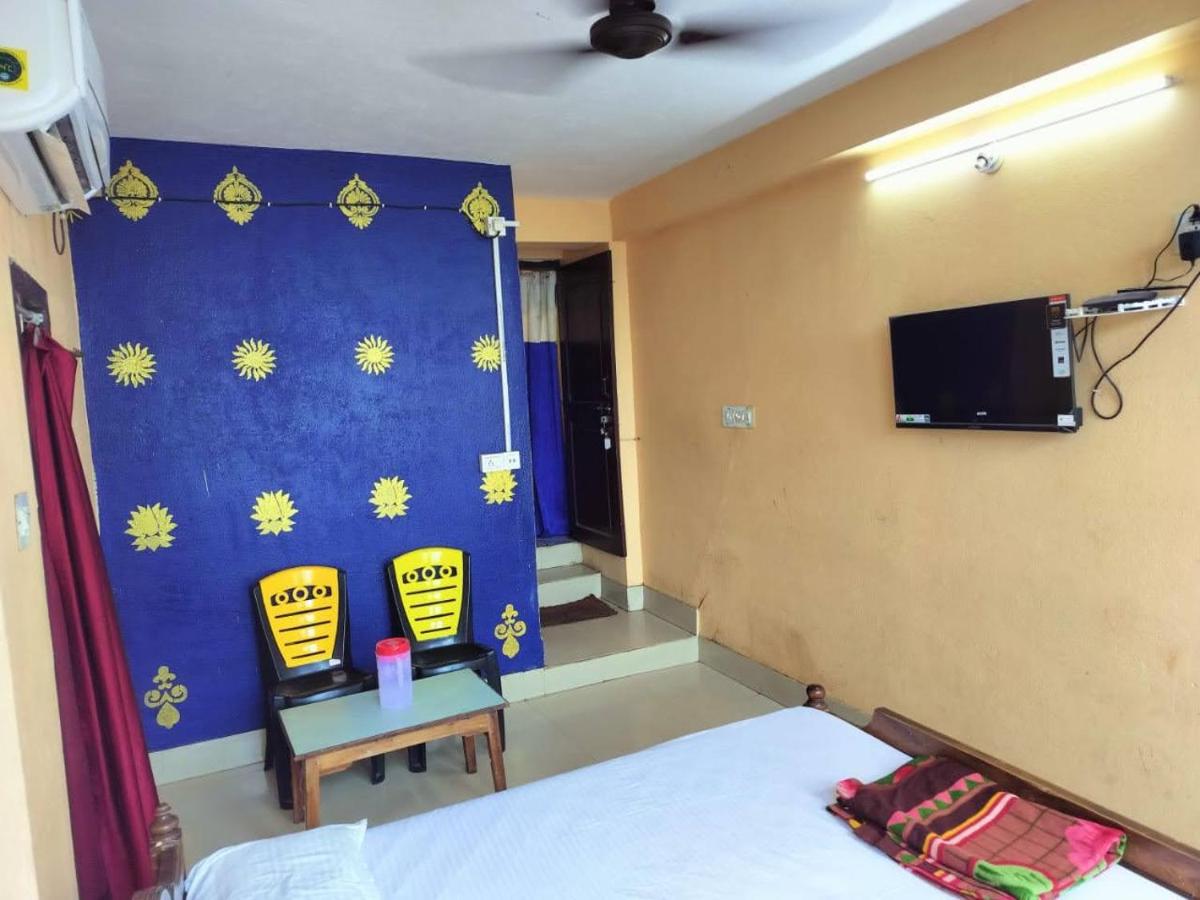 Tripureswari Guest House - Housity