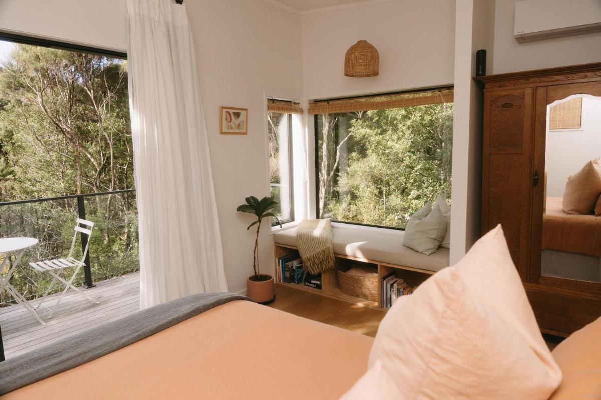 Treehouse Hideaway at Rekindle Tree houses - Housity