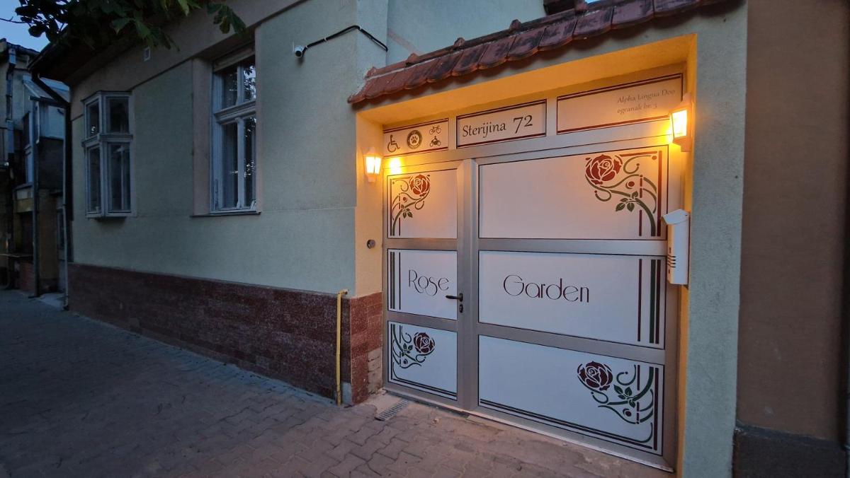 Rose Gardens - Housity