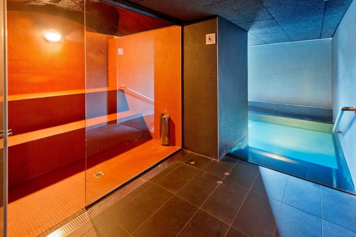 Un baño de AQUA Hotel Onabrava & Spa 4*Sup