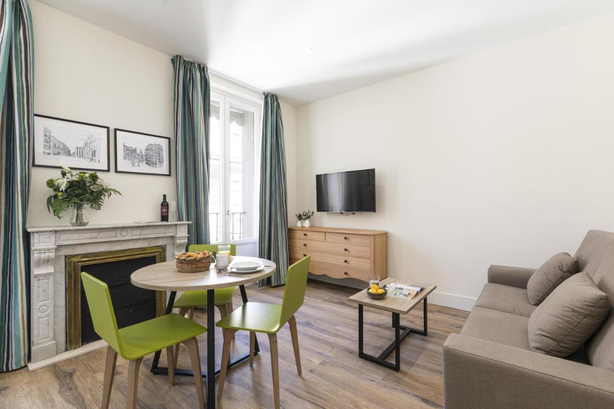 Apartamentos Blume Conde Aranda - Housity