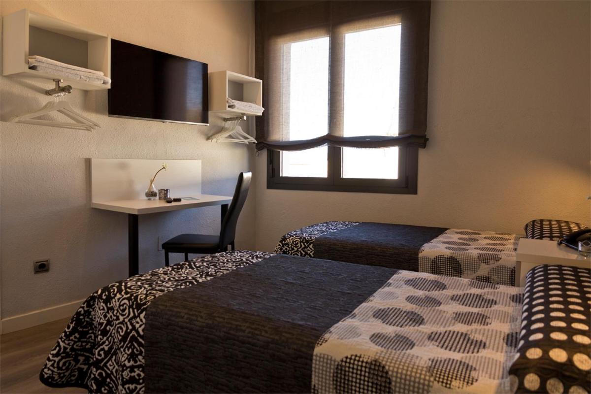 Hostal Plaza - Housity
