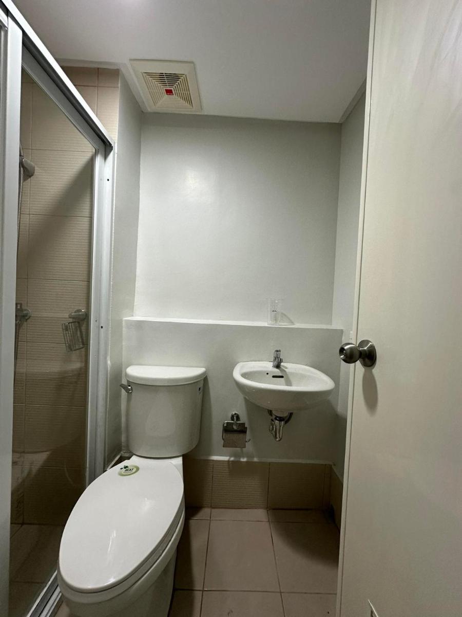 Pine Suites Tagaytay - Housity
