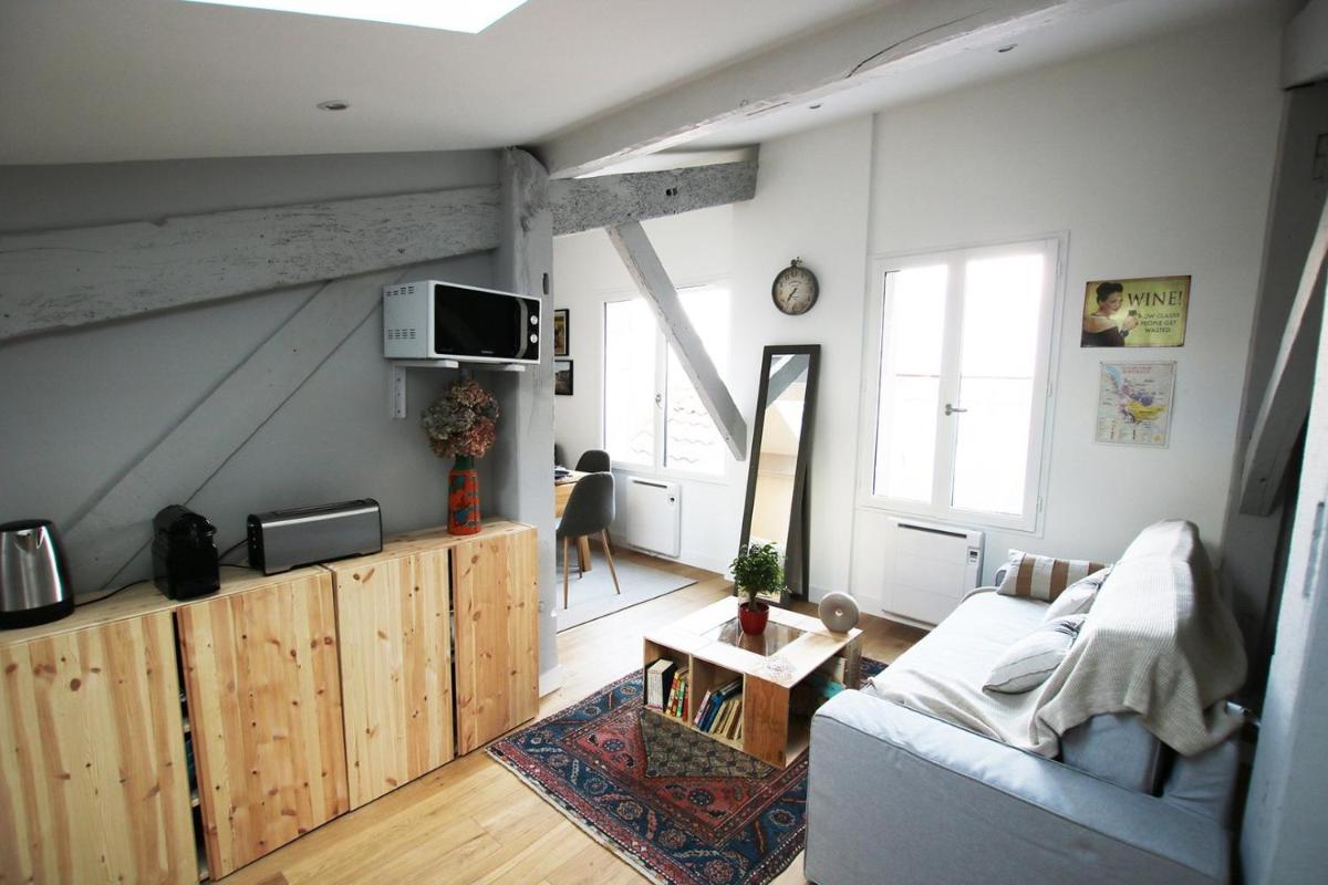 GuestReady - Sunny Attic Apt Near Grand Théâtre - Housity