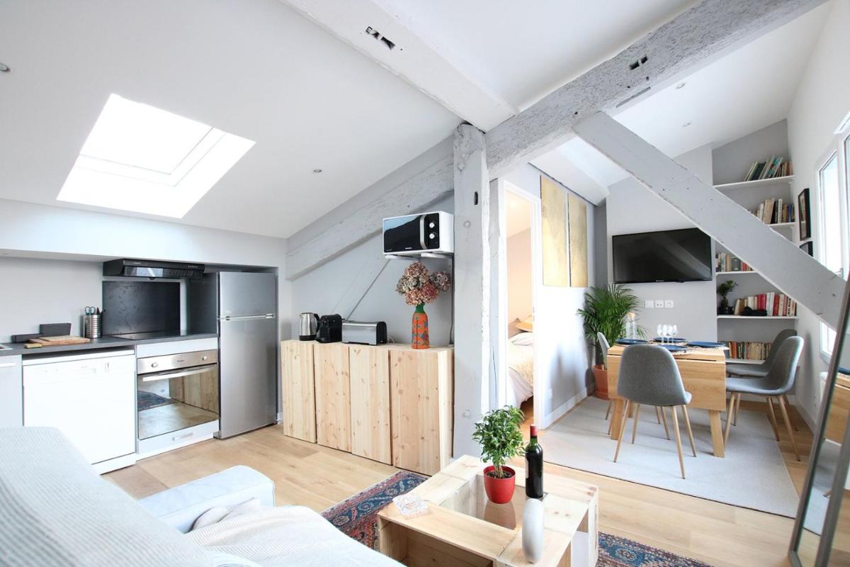 GuestReady - Sunny Attic Apt Near Grand Théâtre - Housity