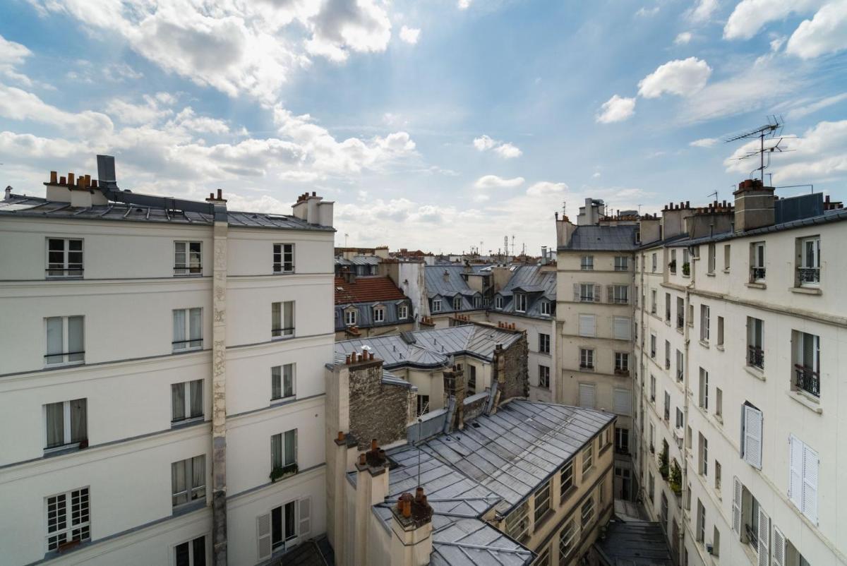 GuestReady - Cosy with Terrace near Passage Brady - Housity