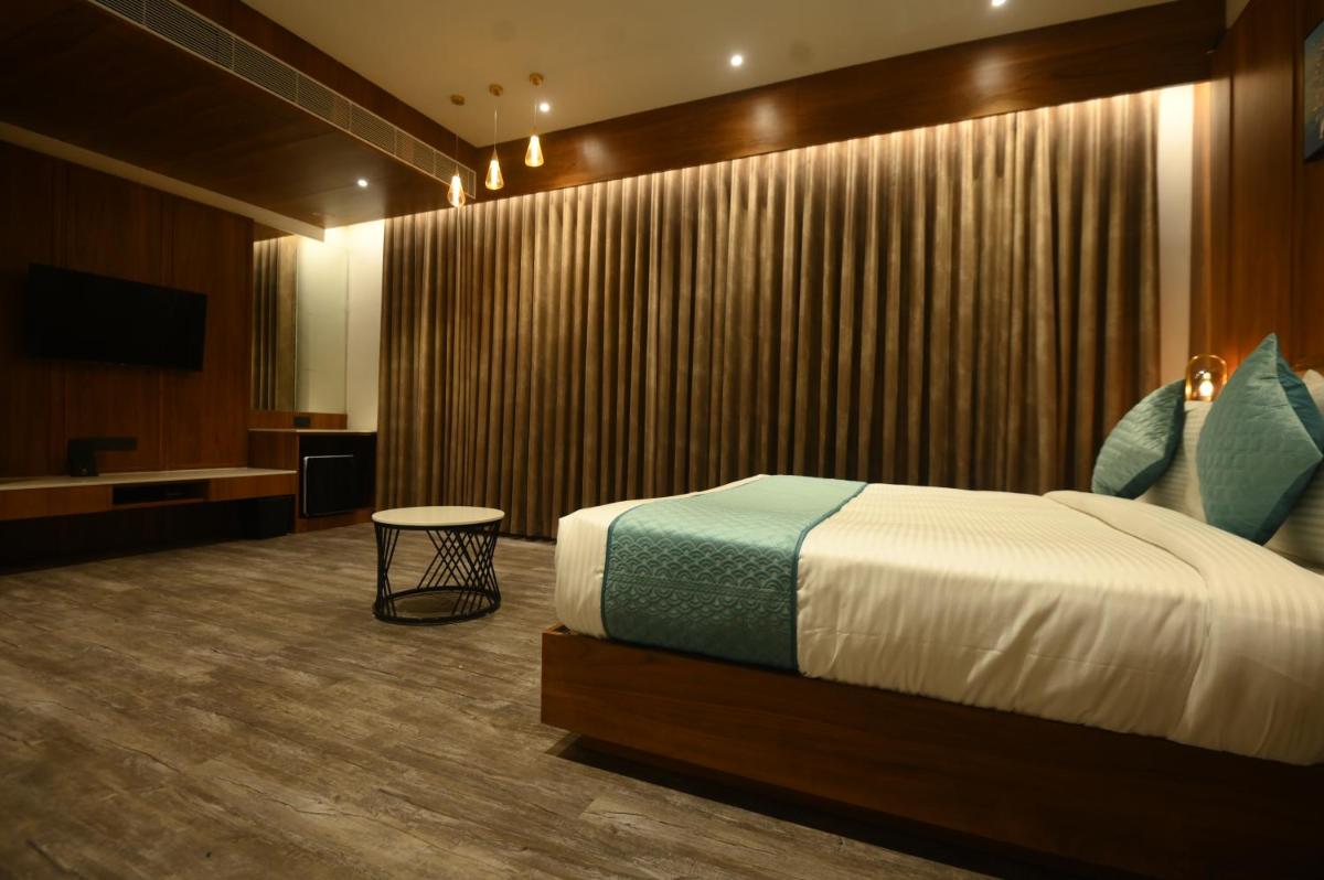 Kings Kraft Tremezzo Inn, Somnath - Hizvo
