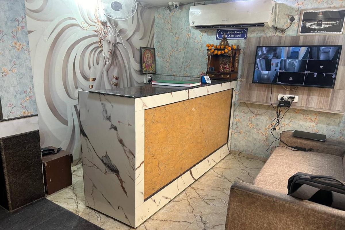 Hotel Melfort - Housity