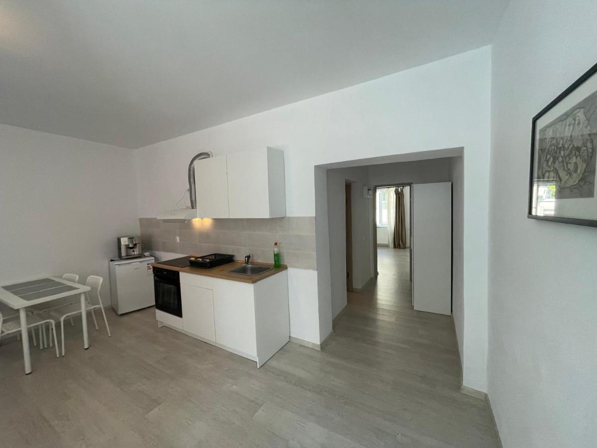 Chill House - Housity