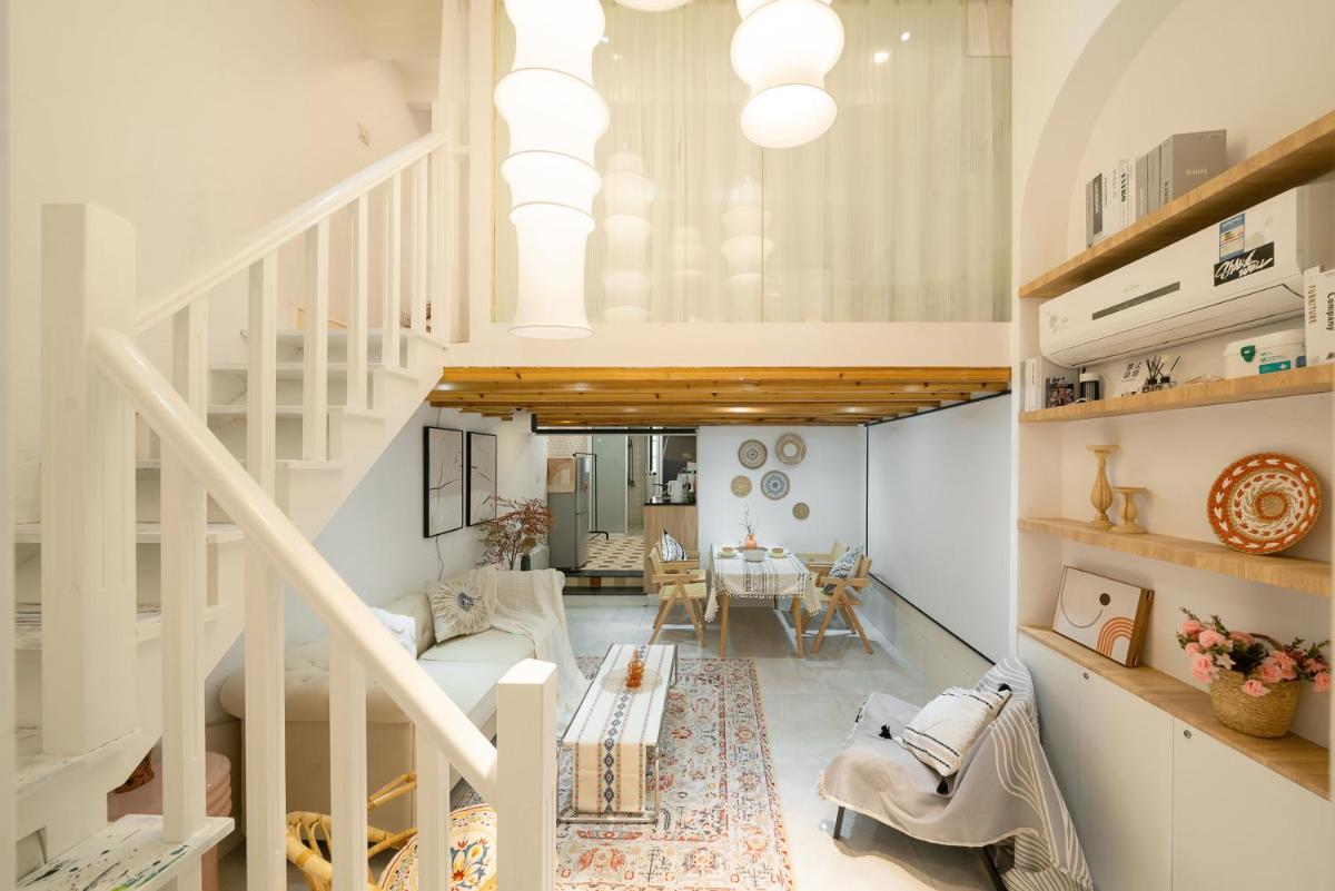 Shanghai Downtown Yi Du B&B - Near South Shaanxi Road Metro Station 600meters - Housity