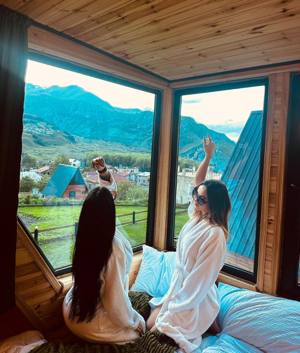 Hillside Kazbegi - Hizvo