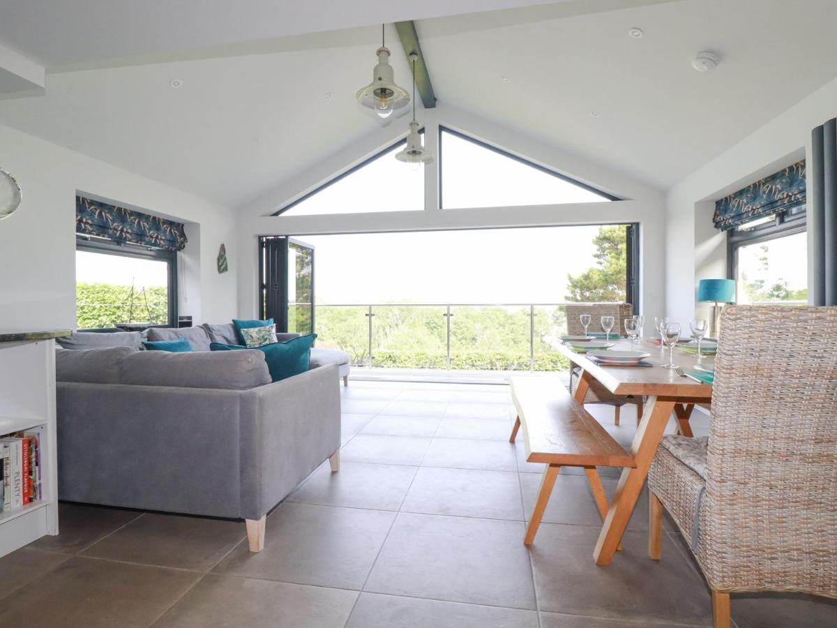 Trenant View - Housity