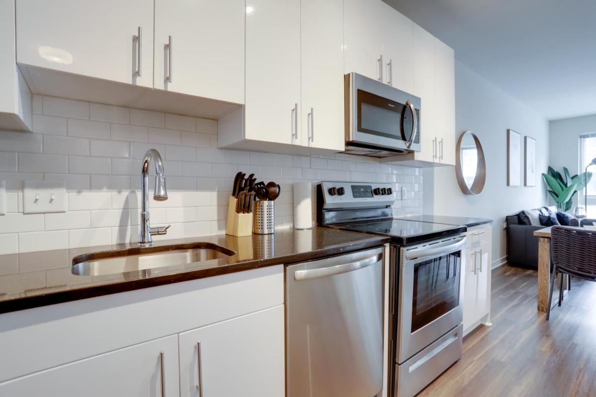 Modern & Bright Apartment in Alexandria - Housity