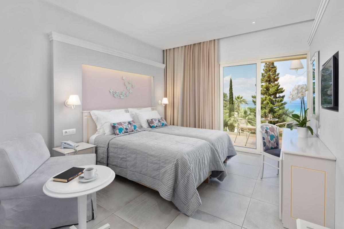 Delfinia Hotel - Housity