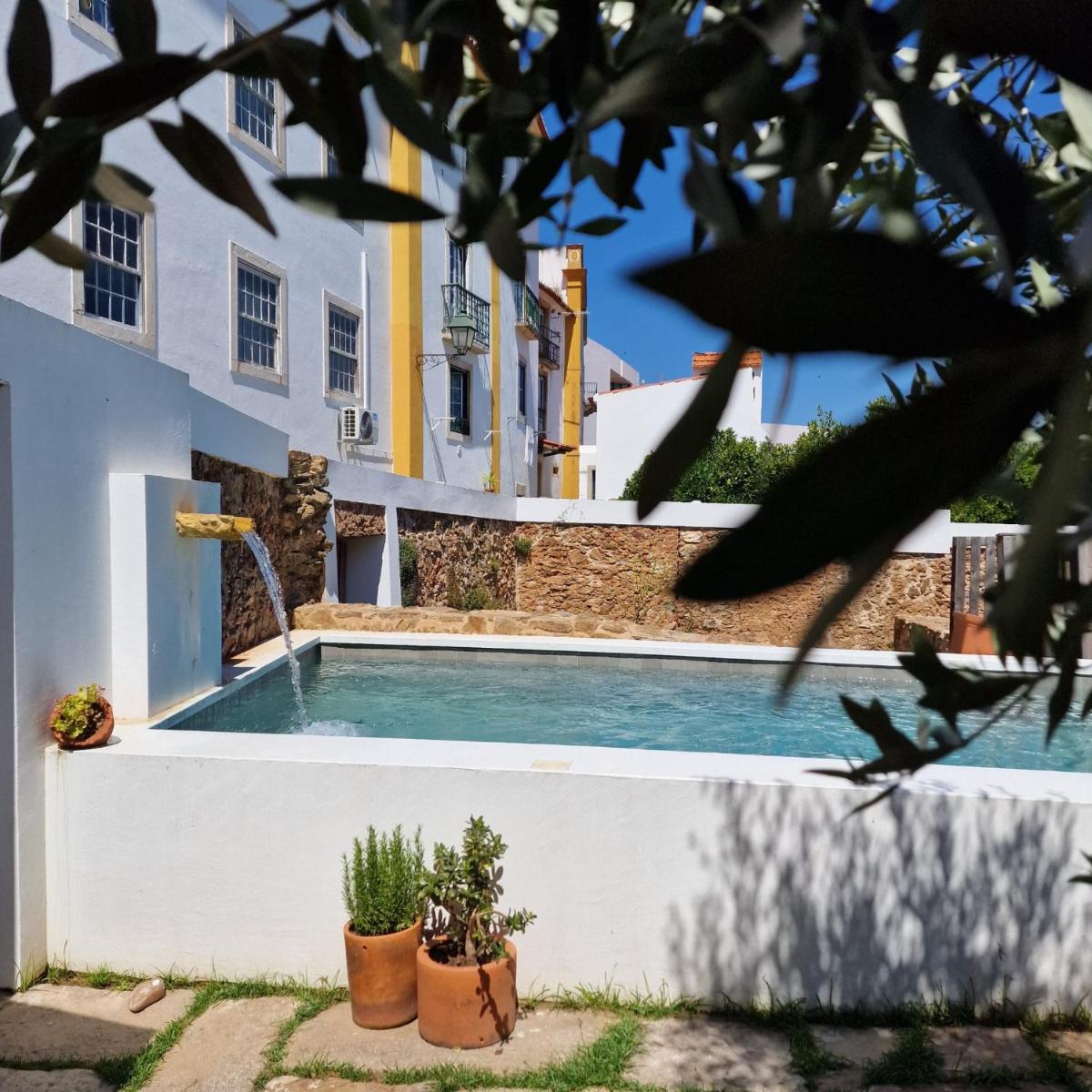 CASAS de CONSTÂNCIA - Housity