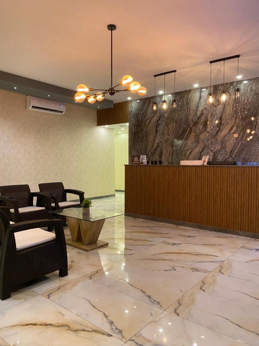 WH HOTEL - Housity