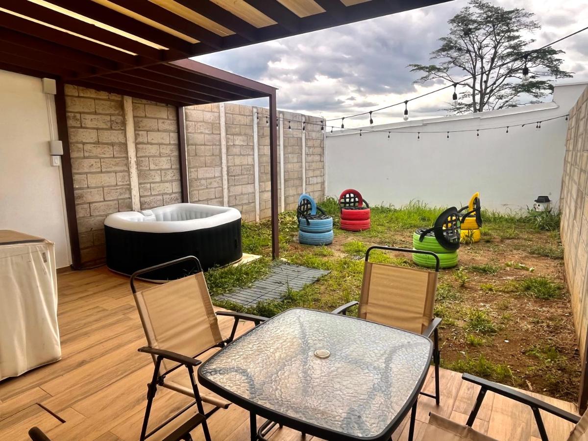Casa de Primavera con Jacuzzi - Santa Ana - Housity