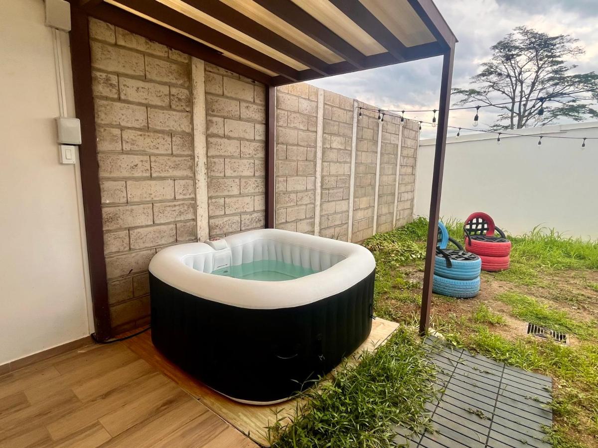 Casa de Primavera con Jacuzzi - Santa Ana - Housity