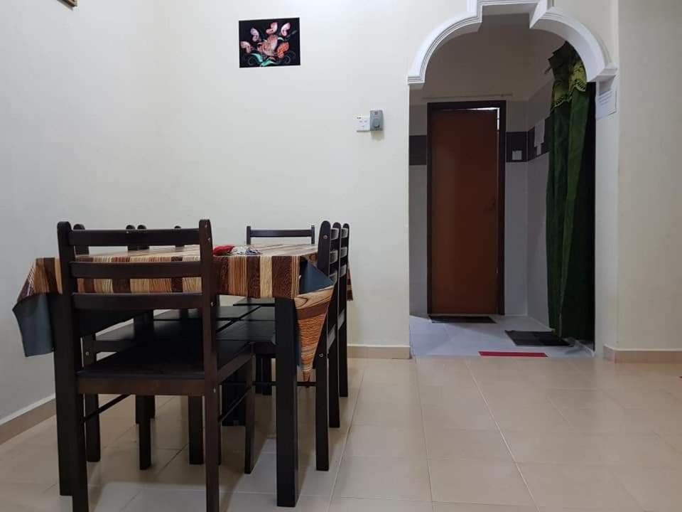 NIK-WAN Homestay - Housity