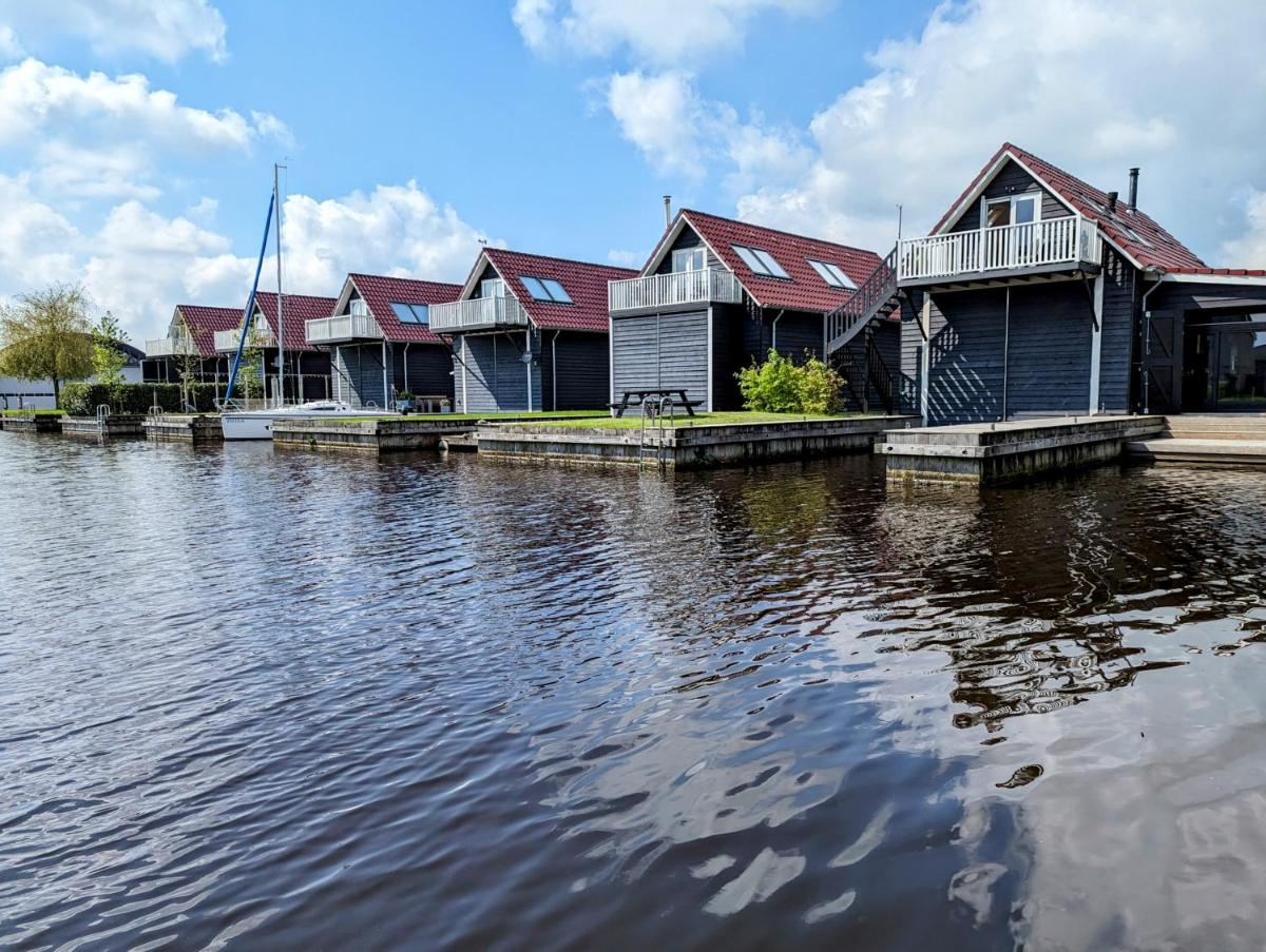 Het Schiphuis met privé haven - Housity