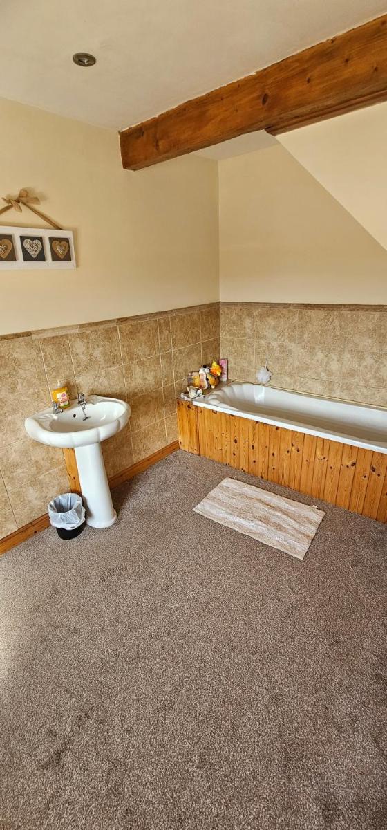 Delightful space-view farmhouse Astronauts Lodge - Housity
