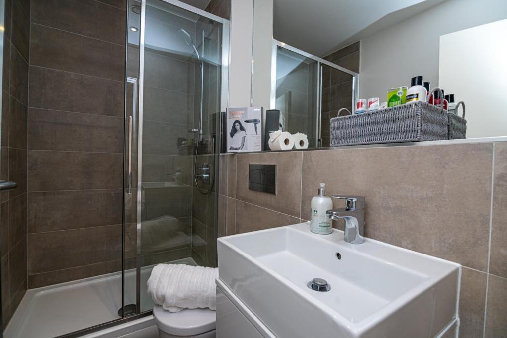 Heathrow Family Apartments - Housity