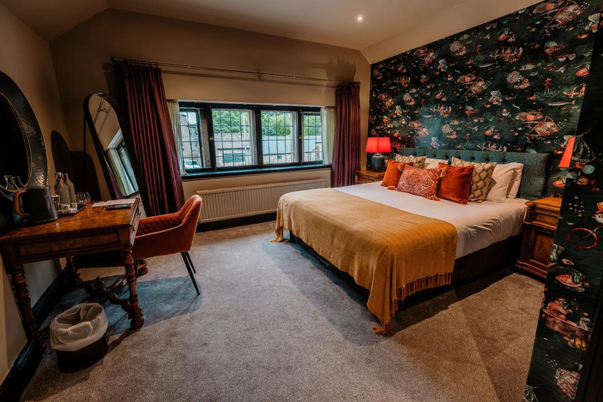 The George - Housity