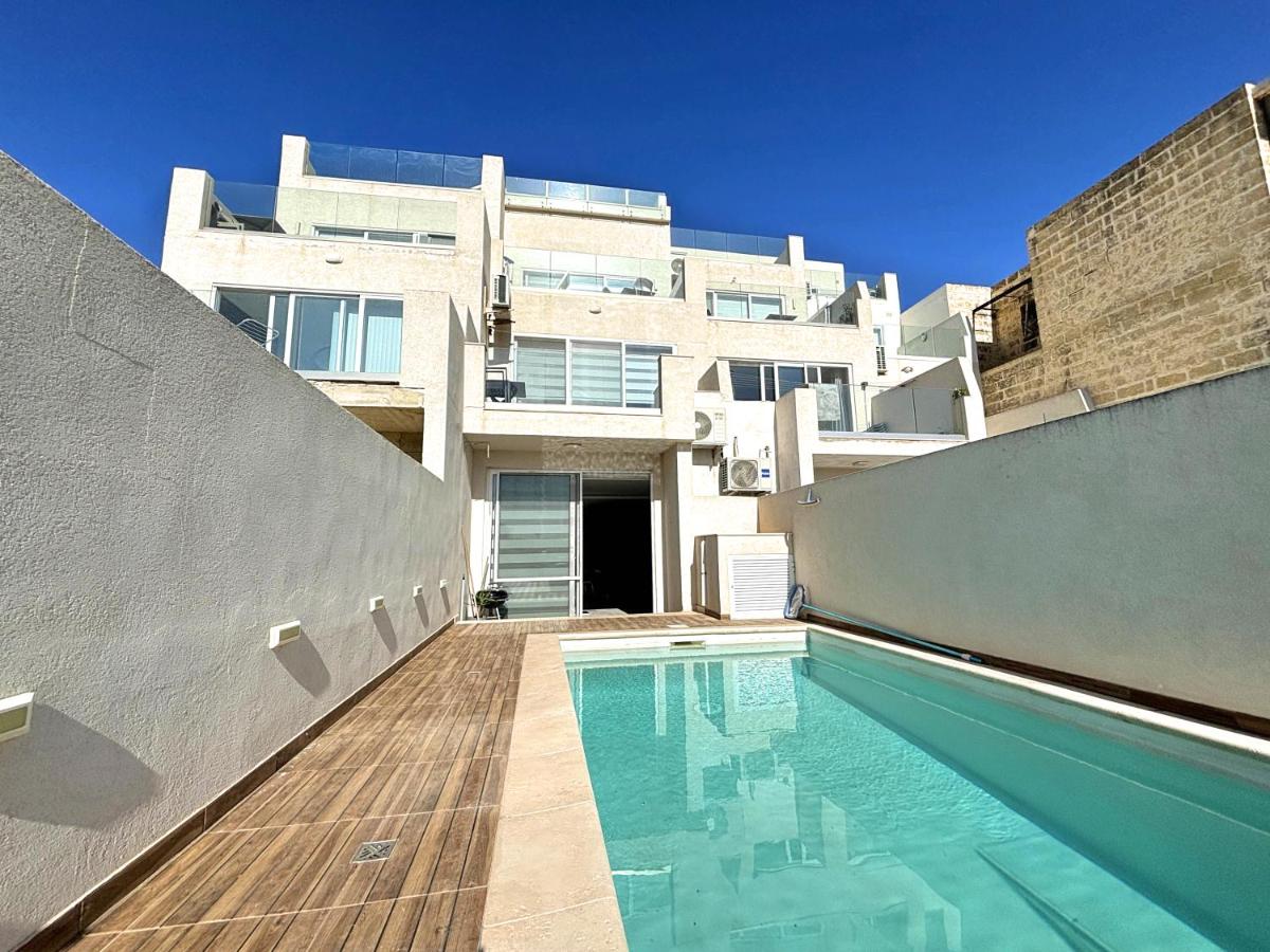 All Nations Duplex with Pool - Housity